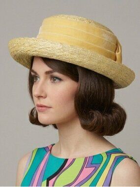 Vintage 60s Butter Yellow Straw Hat w/ Upturned Brim